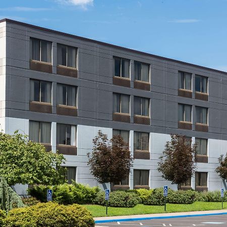 Days Inn By Wyndham Horsham Philadelphia Экстерьер фото