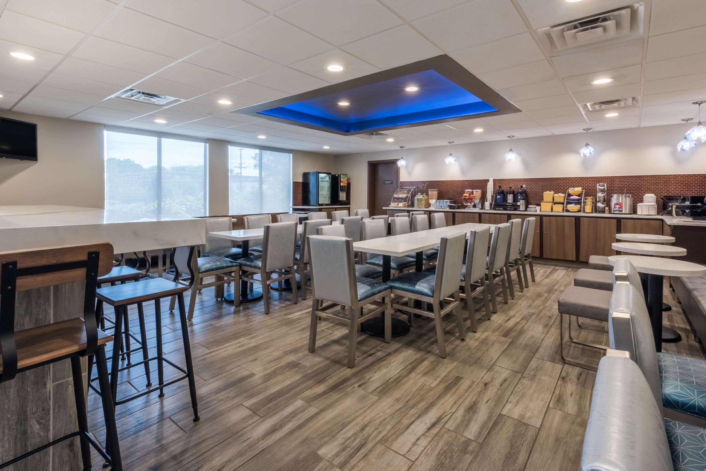 Days Inn By Wyndham Horsham Philadelphia Экстерьер фото