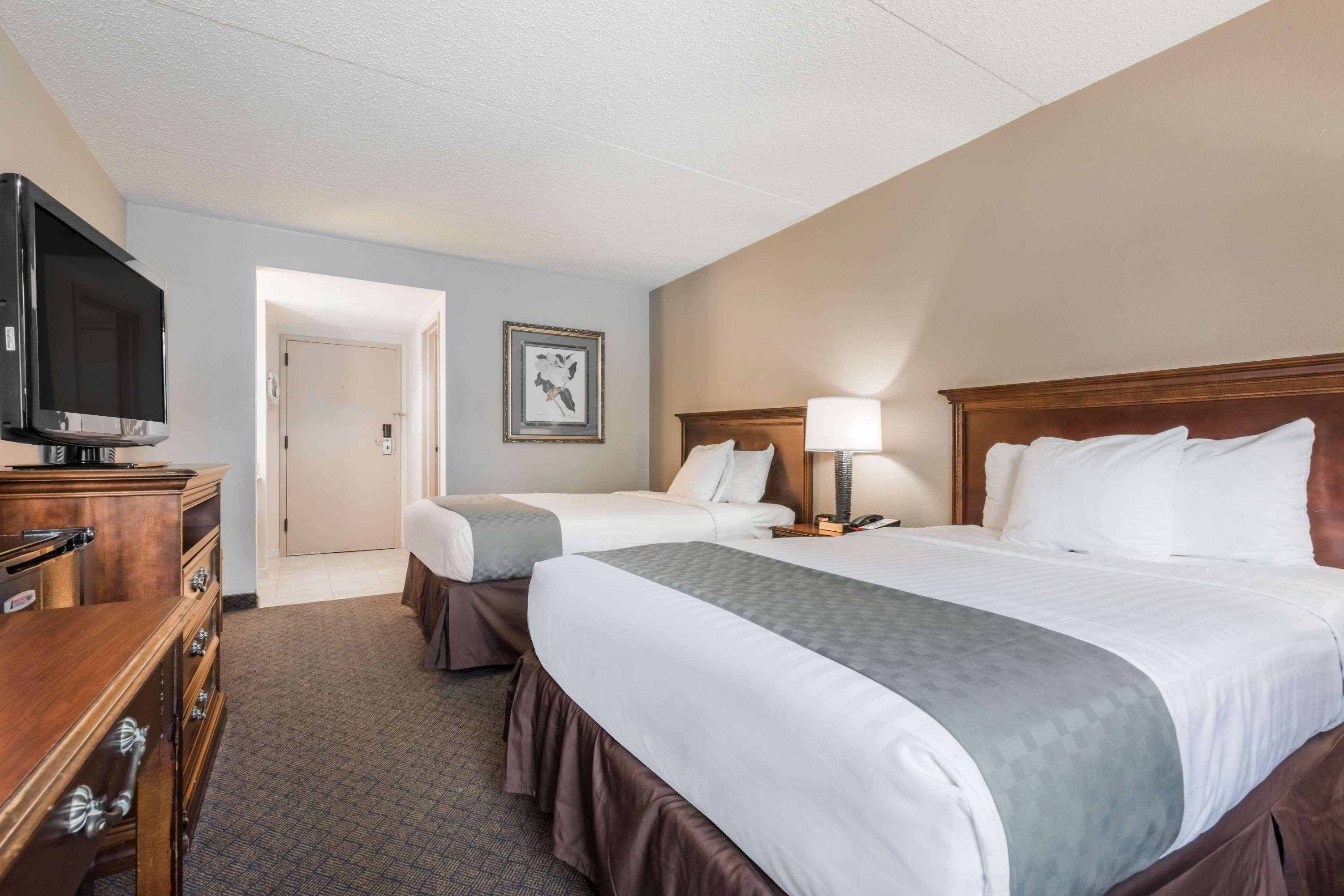 Days Inn By Wyndham Horsham Philadelphia Экстерьер фото