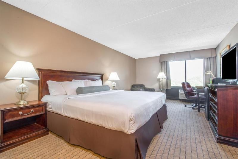 Days Inn By Wyndham Horsham Philadelphia Экстерьер фото