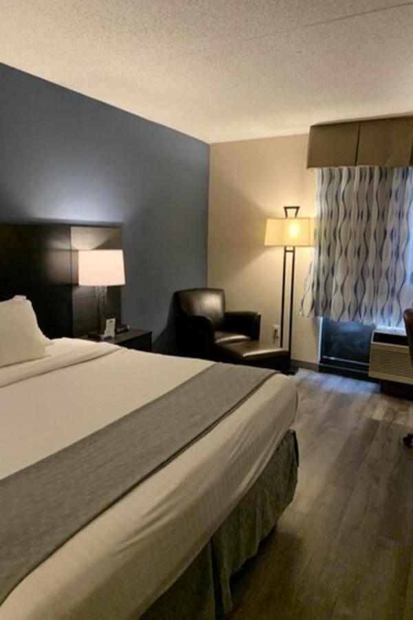 Days Inn By Wyndham Horsham Philadelphia Экстерьер фото